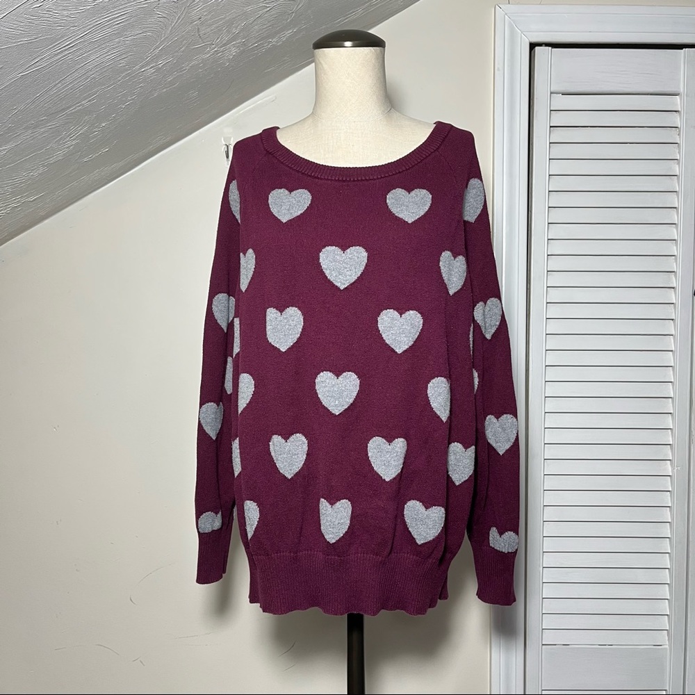 🎉 HP 🎉 Torrid Burgundy and Gray Cotton Heart Print Sweater, Size 1 - Picture 2 of 13